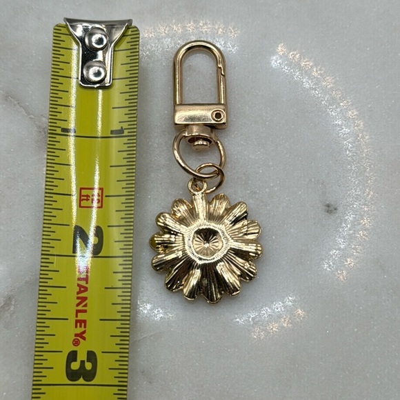 3/$12 Peach Dahlia Flower Gold Enameled Keychain - Picture 4 of 6